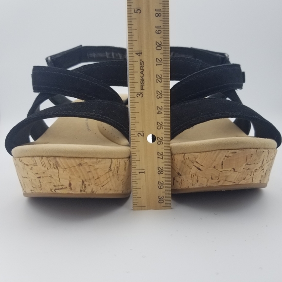 NWOT 9.5W Wide Clarks Rose Way Crisscross Platform Wedge Sandals, Black Suede - Picture 4 of 16